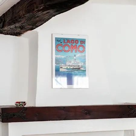 Apartman Design With Historic Beams Cotto Lombardo *