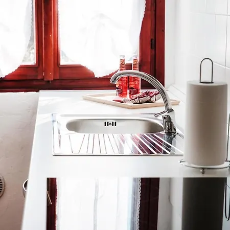 Apartman Design With Historic Beams Cotto Lombardo *