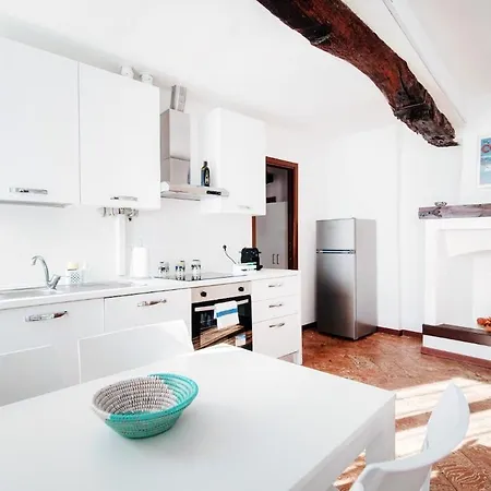 Design With Historic Beams Cotto Lombardo * Como
