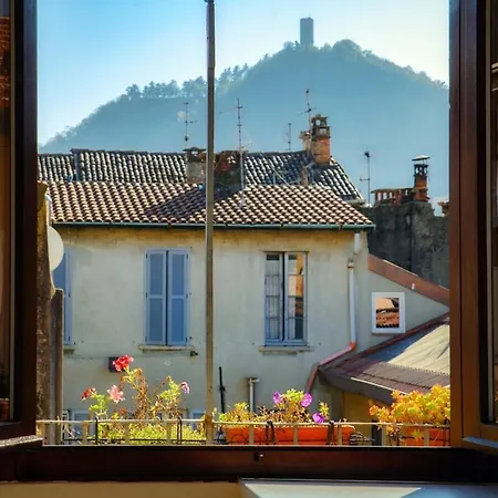 Apartman Design With Historic Beams Cotto Lombardo