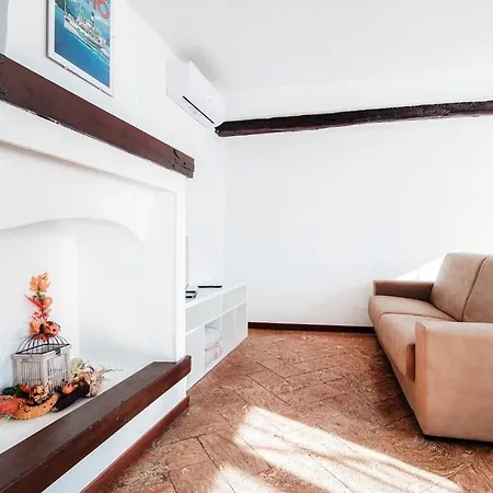 Apartman Design With Historic Beams Cotto Lombardo